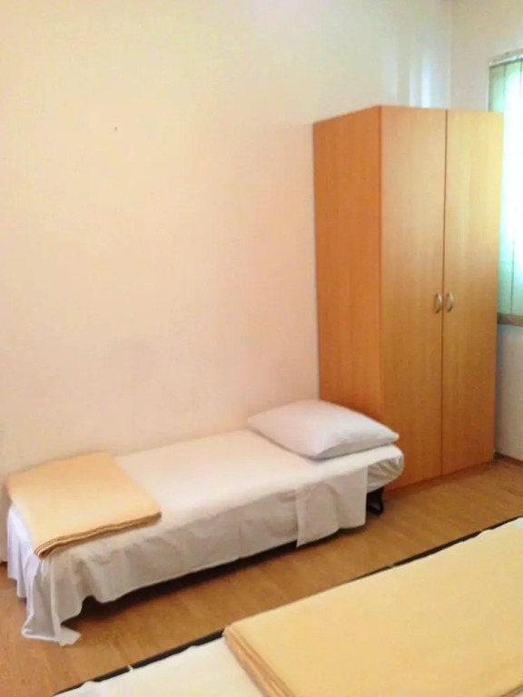 A1 - apt w Patio, Just 3 min Walking to the Beach