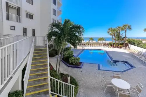 Beach Palms- Unit 102