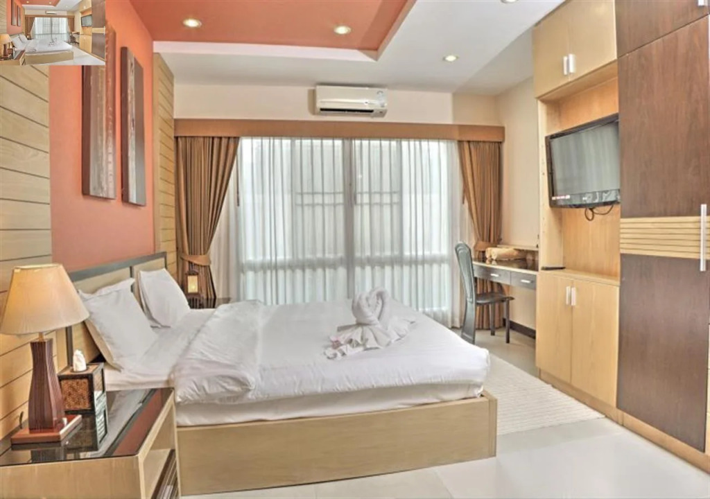 Whispering Palms Suite