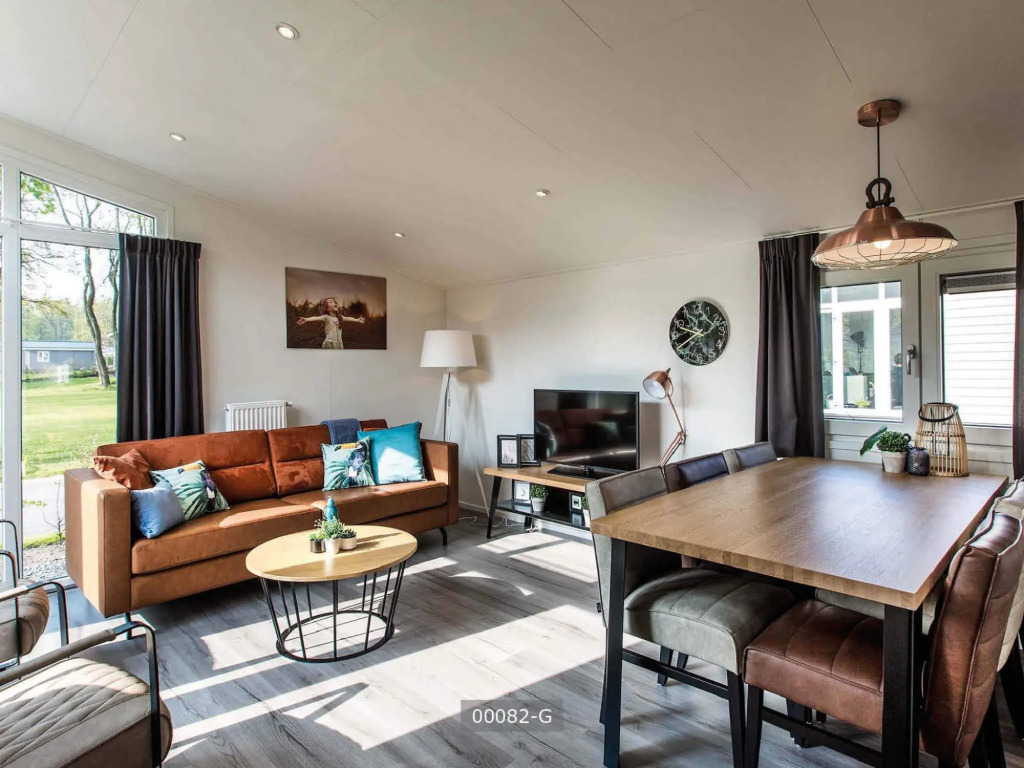 Comfortable chalet with outdoor spa, in a holiday park located near the Veluwe