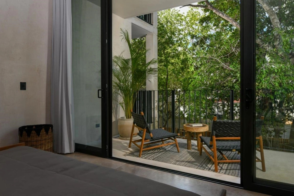 Casa Agape Boutique Hotel Rooftop Pool & Beach club access