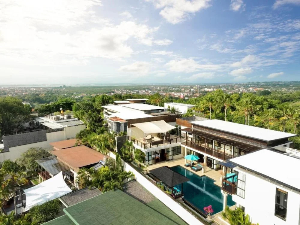 Villa Jamalu by Nakula