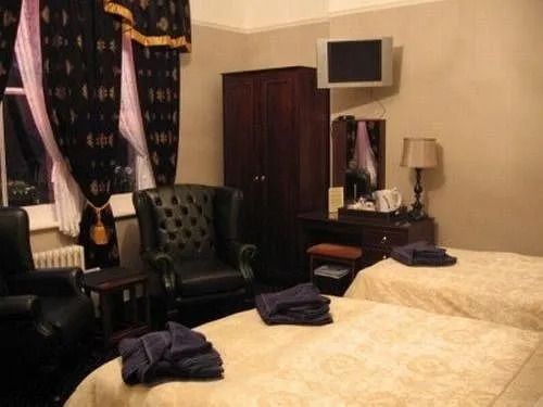 Wood Lodge Hotel