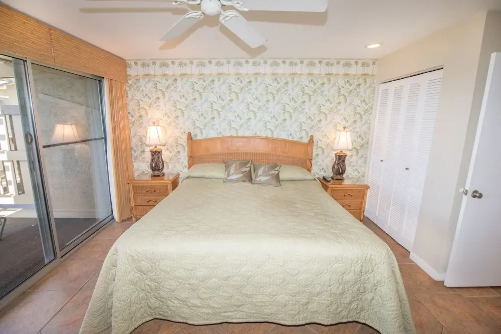 Kahana Sunset D8 2 Bedroom Condo by Redawning