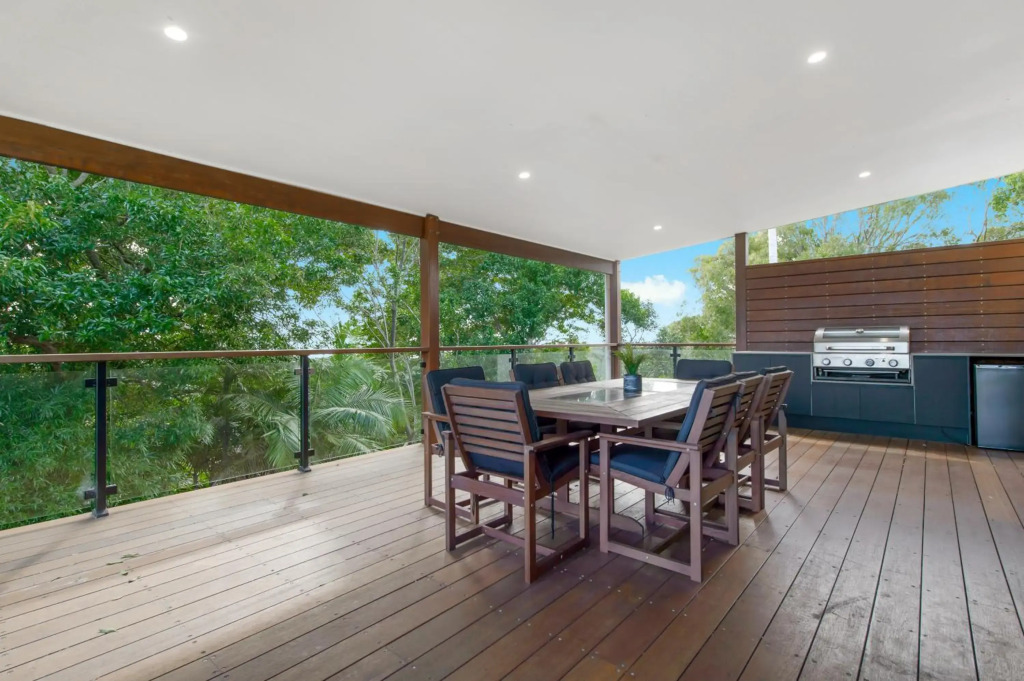 24 Hibiscus Crescent