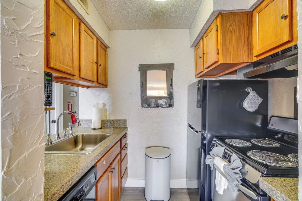 Studio ~ 3 Mi to Great Smoky Mountain Nat'l Park!