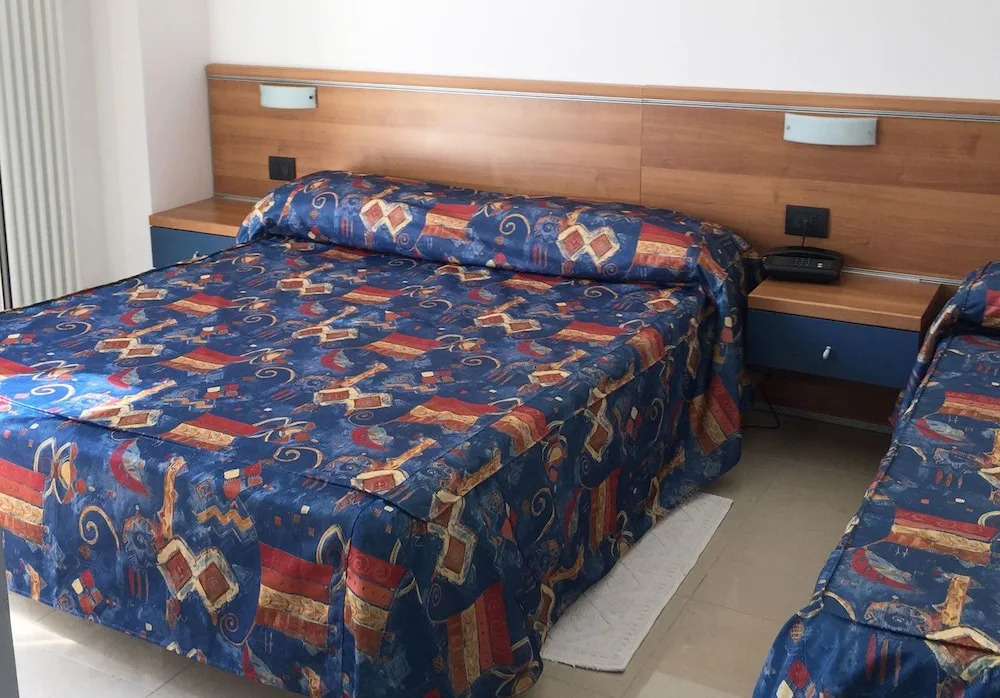 Hotel Athena