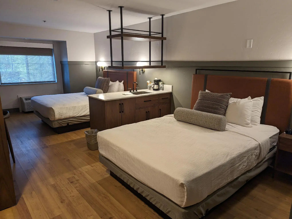 River Canyon Lodge