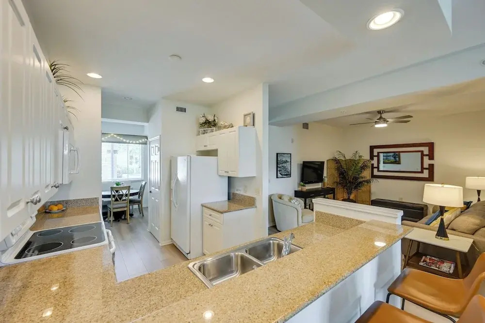 Newly Updated Golf Villa w/ Free Golf May-oct