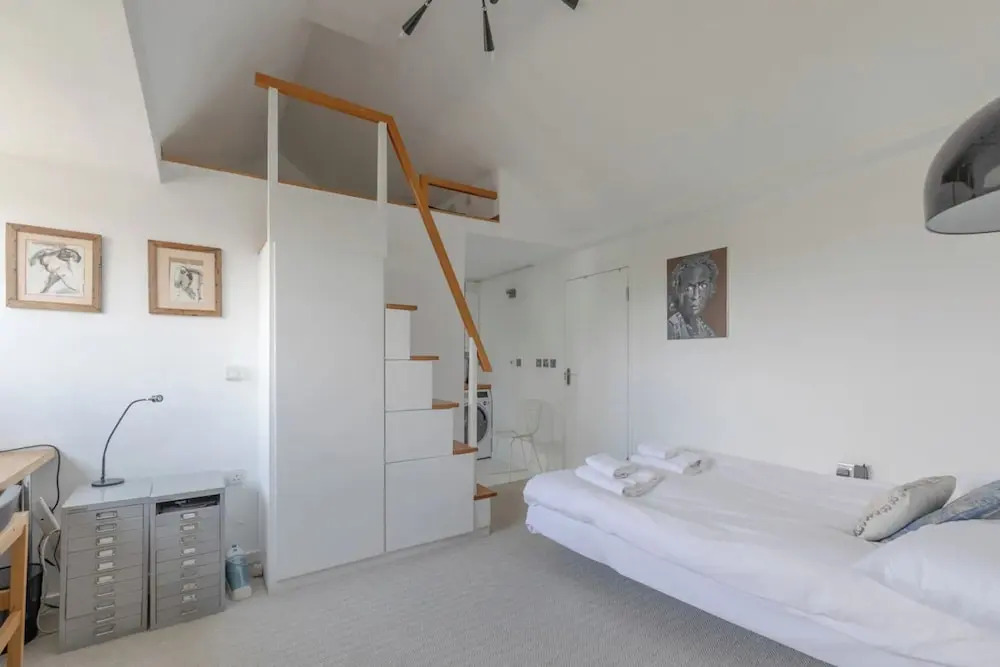 Compact & Light Studio Flat - Ladbroke Grove