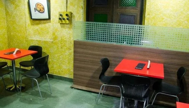 OYO Townhouse 81848 Hotel Dua Continental