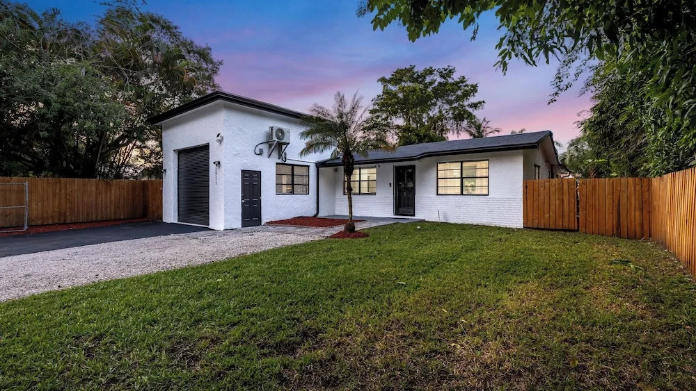 Hoop & Splash House by Avantstay Game Room + Pool + Firepit + Minutes to Las Olas