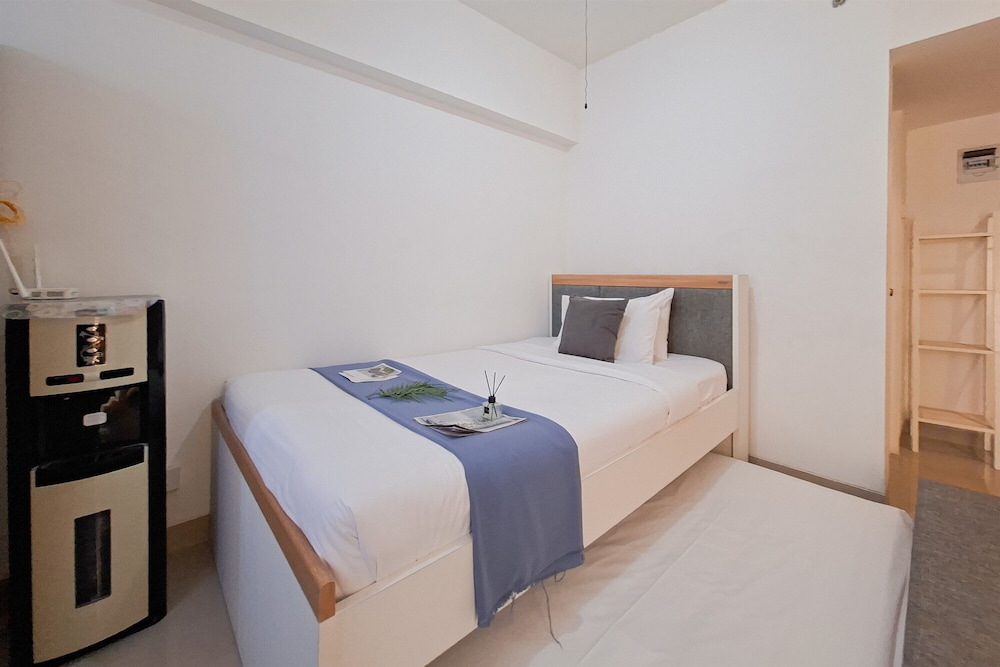 Best Deal Comfortable Studio At Apartment At Cisauk Point