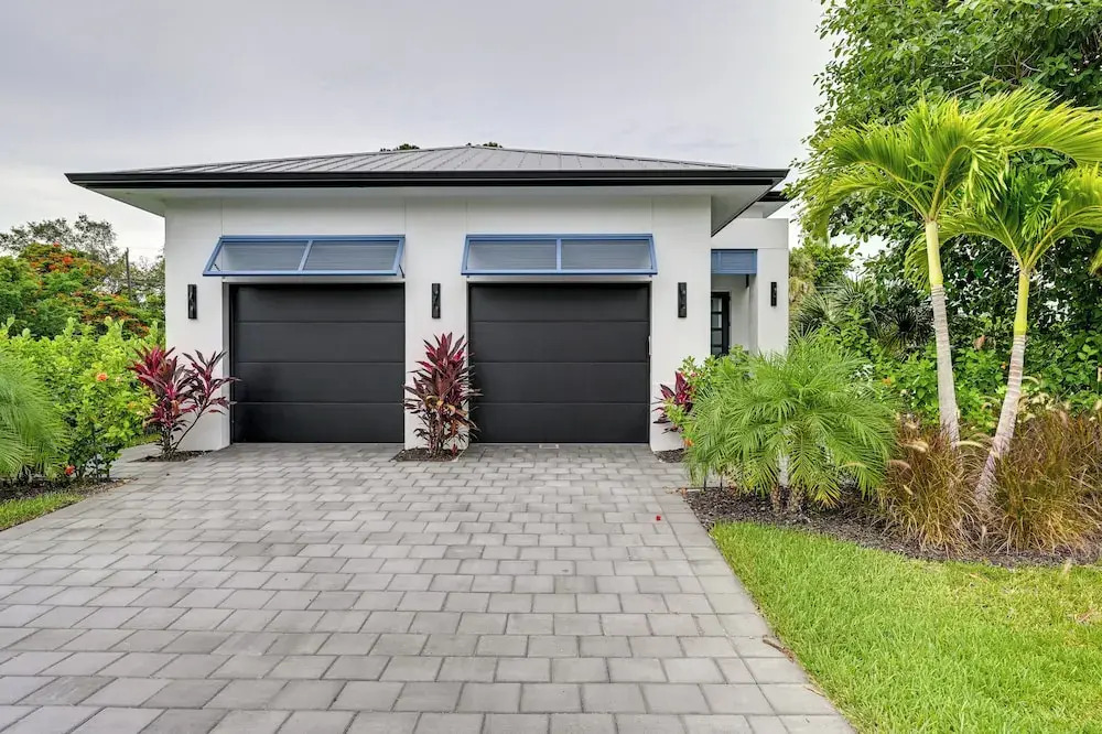 Contemporary Naples Home w/ Outdoor Kitchen & Pool