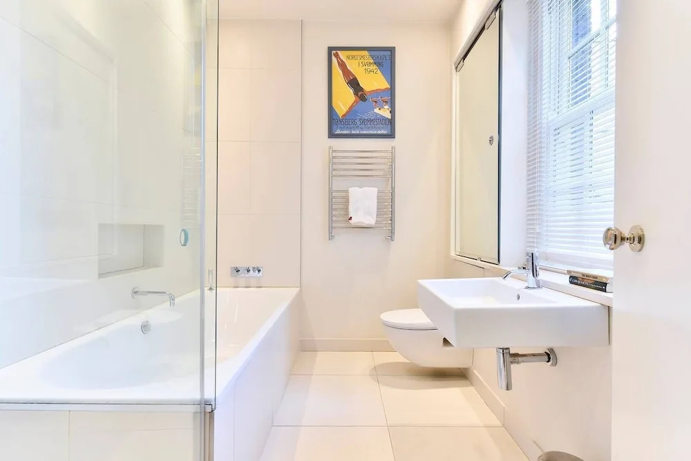 Elegant 3 bed apt With Rooftop Terrace in Pimlico