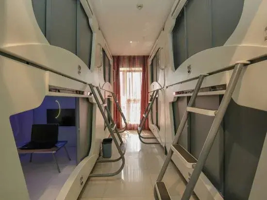 Zhumengzhe Capsule Hotel (Kunming Railway Station)