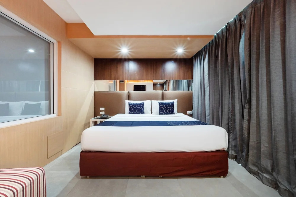 Capital O 1088 Golden Dragon Beach Resort