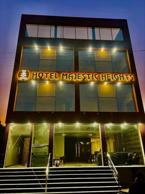 Hotel Majestic Heights