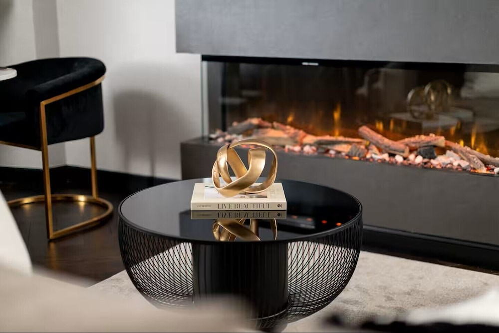 Luxury City 5* Retreat-Lux Spa Bath-Romantic