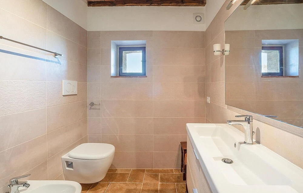 Nice Home in Casole D'elsa With 1 Bedrooms, Wifi and Outdoor Swimming Pool