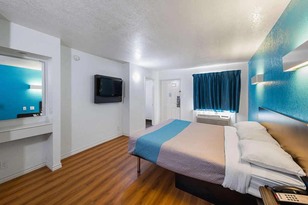Motel 6-Grand Prairie, TX - Interstate 30