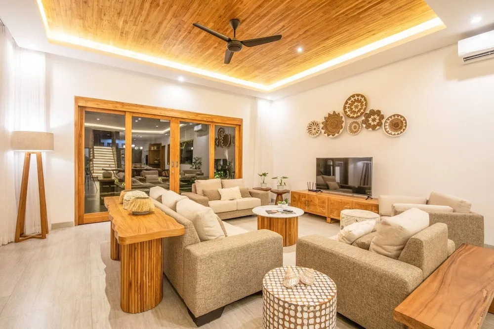 Breeze Opulent 6 BR in With Ocean View 5 Mins to Savaya