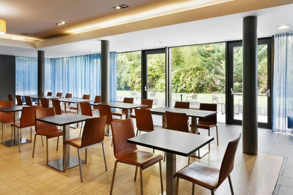 Отель Four Points Flex by Sheraton Vienna Hauptbahnhof