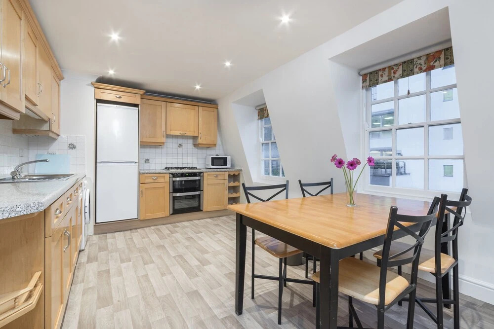 Delightful Duplex 3 Bedroom Apartment in Central London by Oxford st