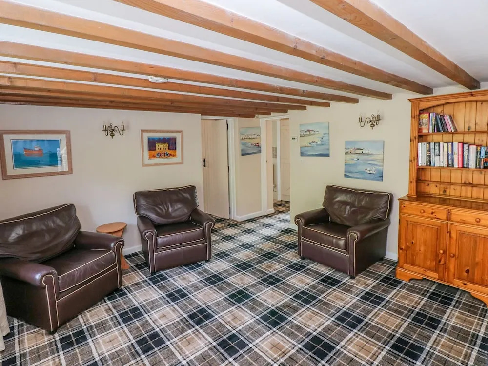 Vineyard Vale 8