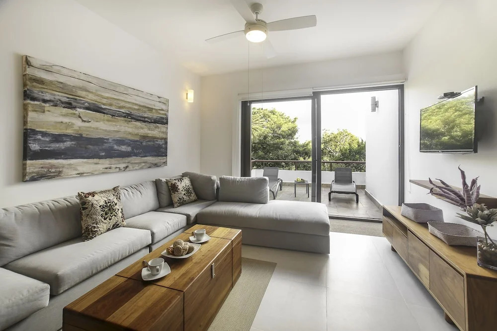 HIRA PH4 w Rooftop Terrace by Gate48