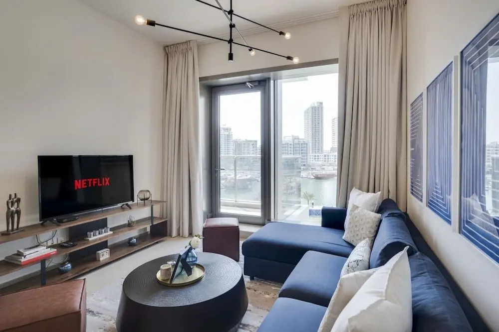 Modern En-suite Flat w/ Dubai Marina View!