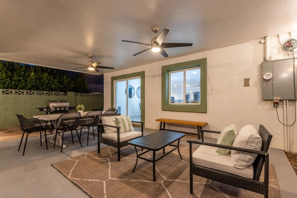 Desert Rose Retreat Heated Pool 2 Masters Gameroom