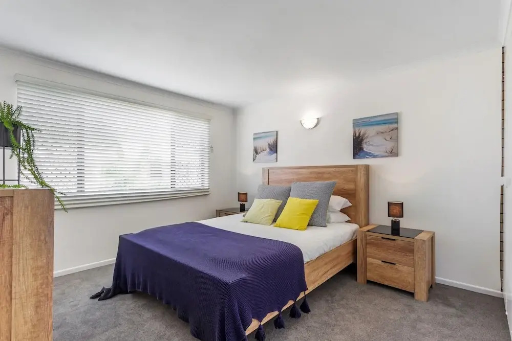 Cosy 2-bedroom Seaside Unit Steps From Beach