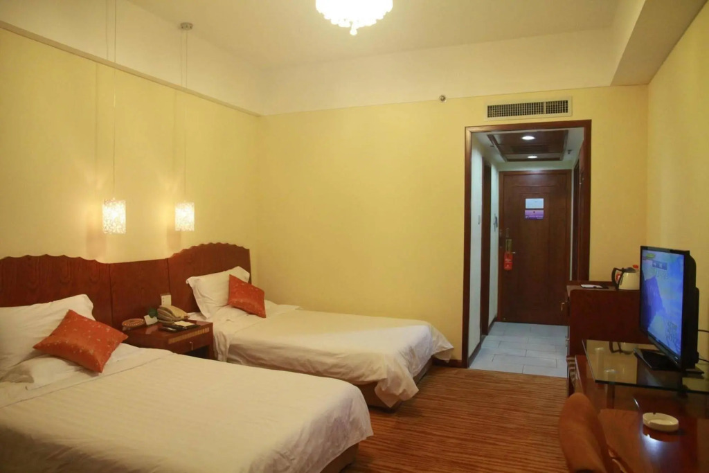 Hongkou Business Hotel