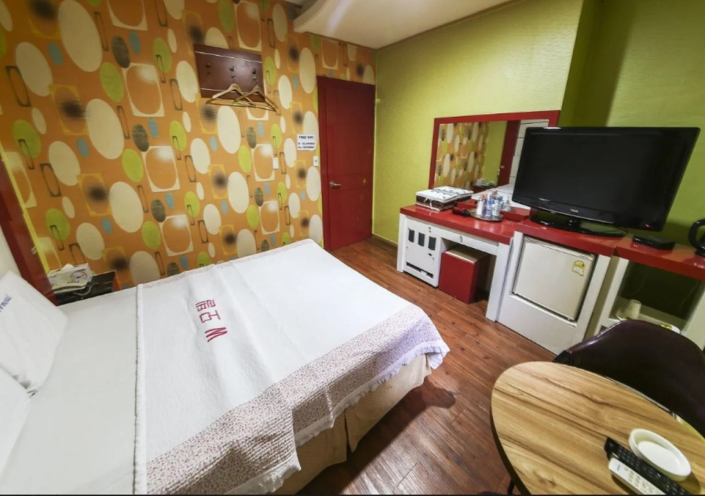 W Motel
