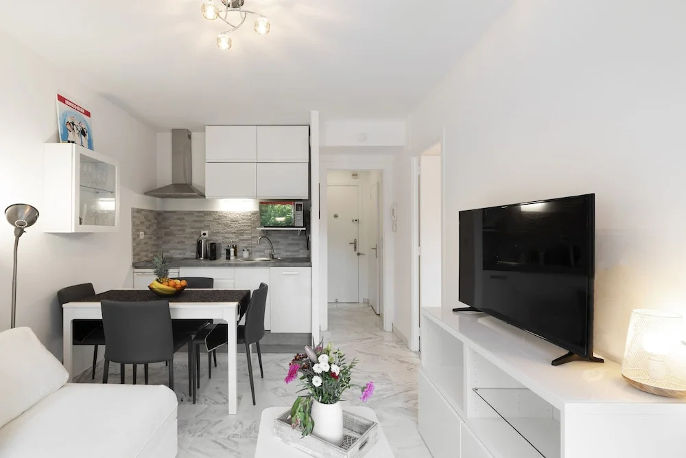 Appartement 2 pièces au calme proche Martinez avec parking privé