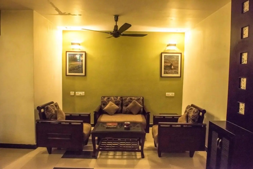 Hotel Pushpak