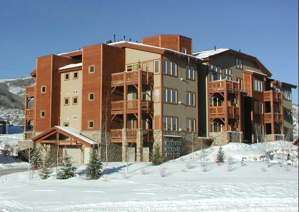 Crestview Condominiums by All Seasons Resort Lodging