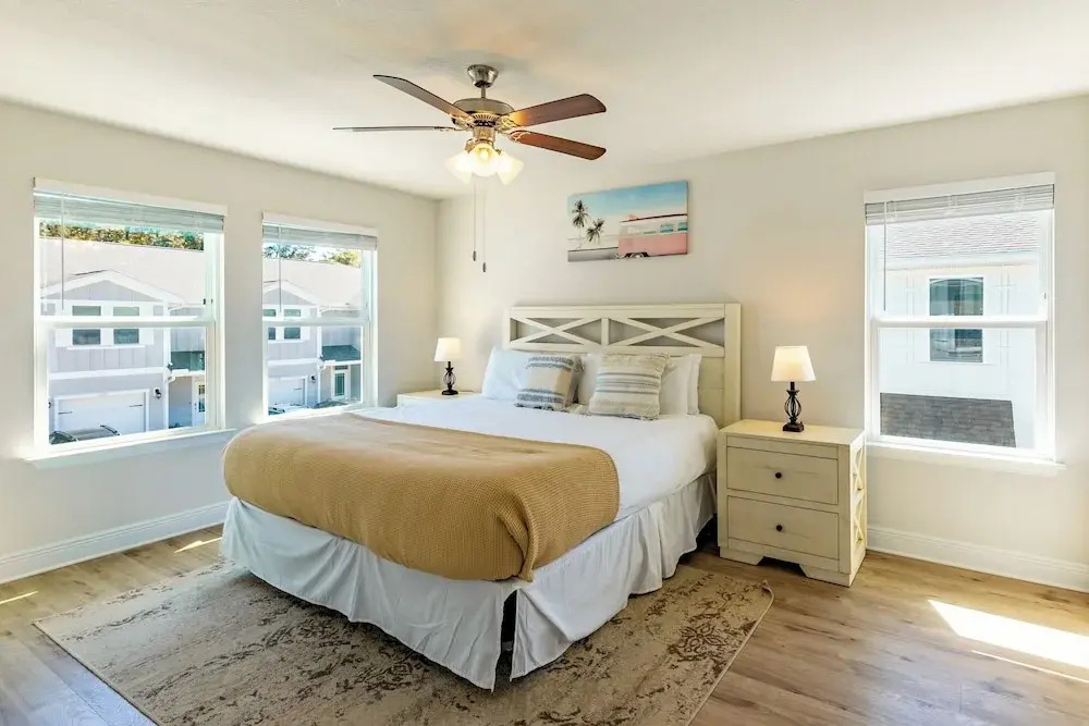 Santa Rosa Hideaway by Avantstay Pet Friendly 6 Mins to Beach!