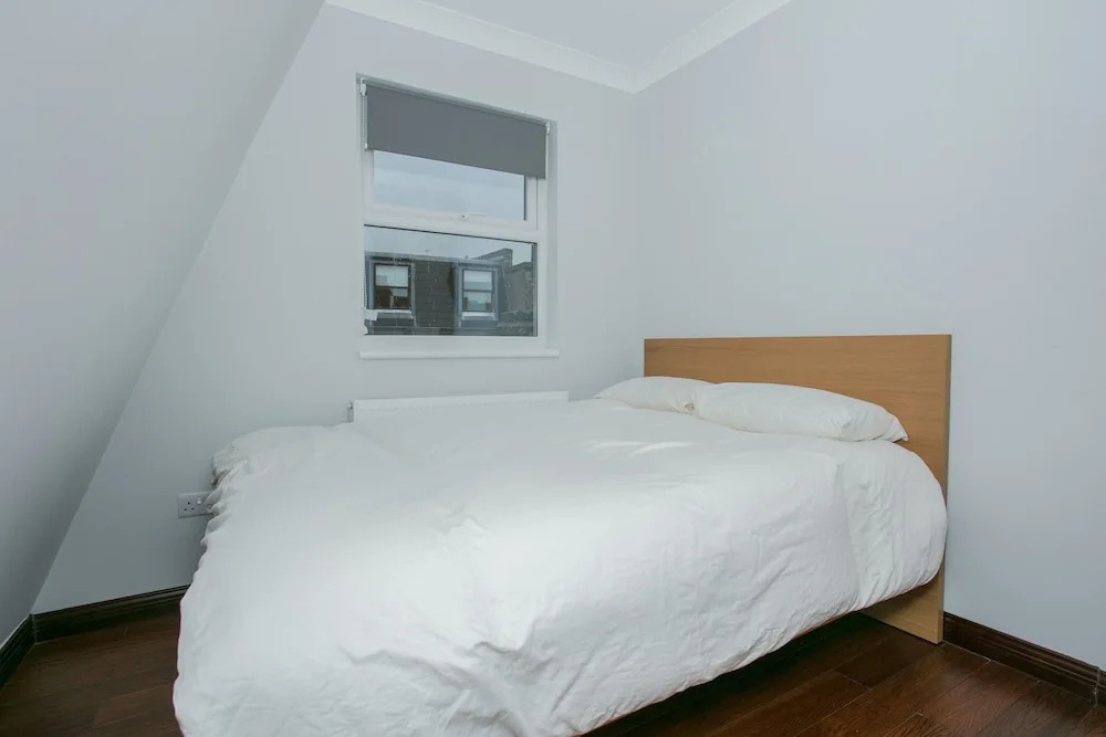 Modern 5 Bedroom House In Battersea