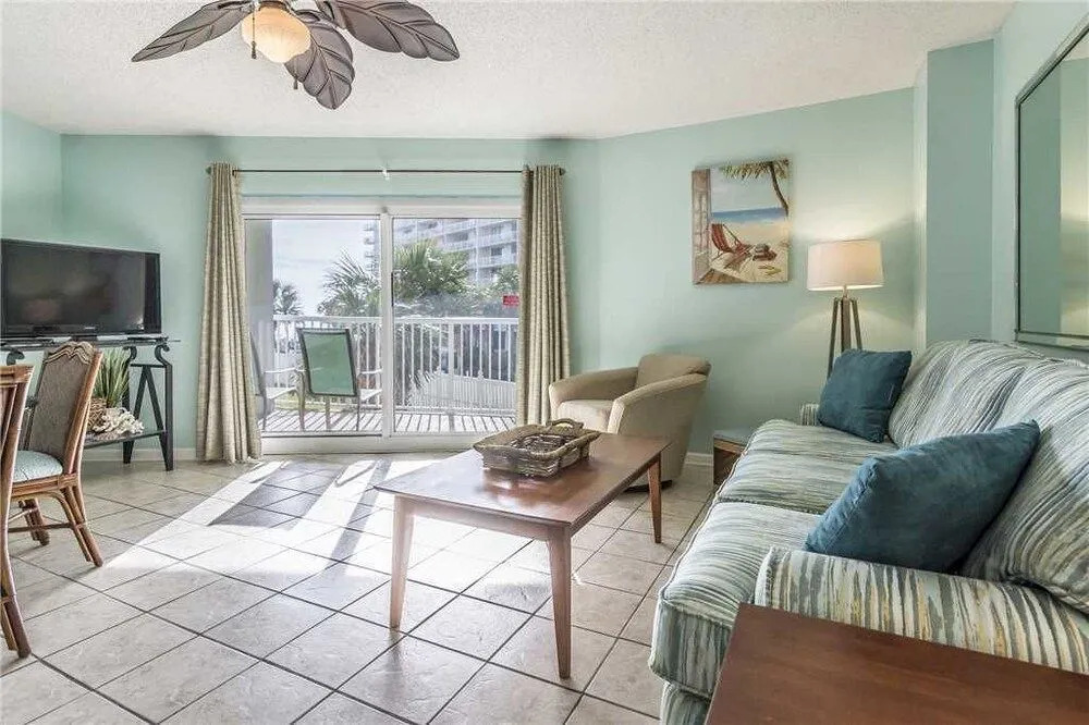 Tradewinds 108 - 1 Br condo by RedAwning