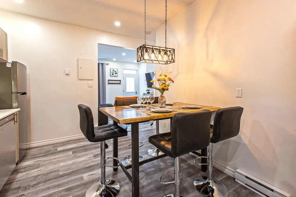 Lovely Condo near Dtown Montreal- 4404