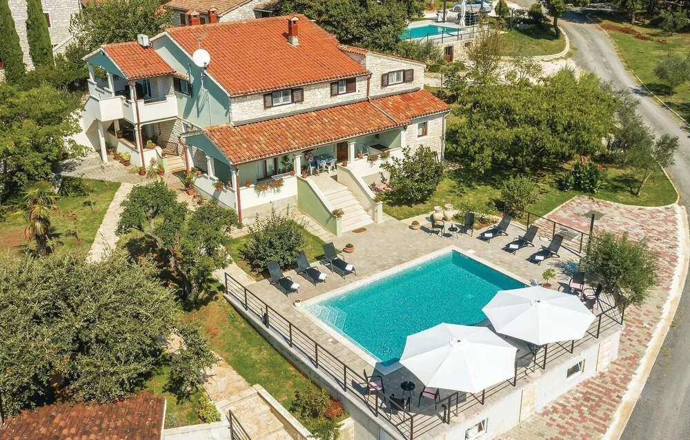 Stunning Apartment in Pilkovici With Wifi, 1 Bedrooms and Outdoor Swimming Pool