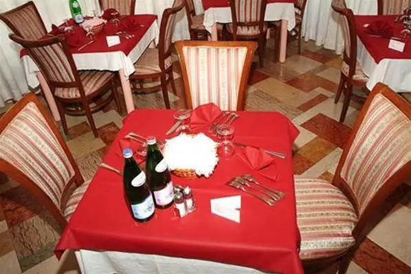 Hotel Reve