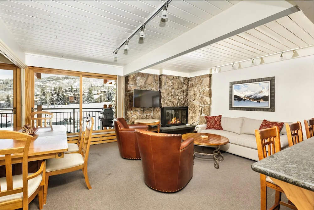 Stonebridge Condominiums