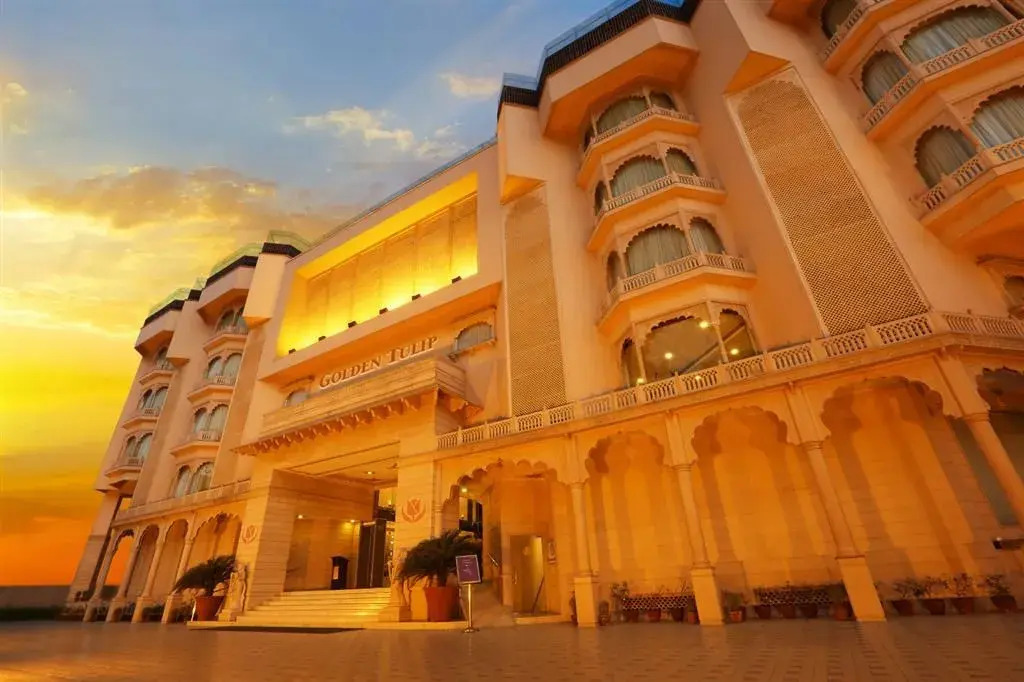 Hotel Golden City with Swimming Pool