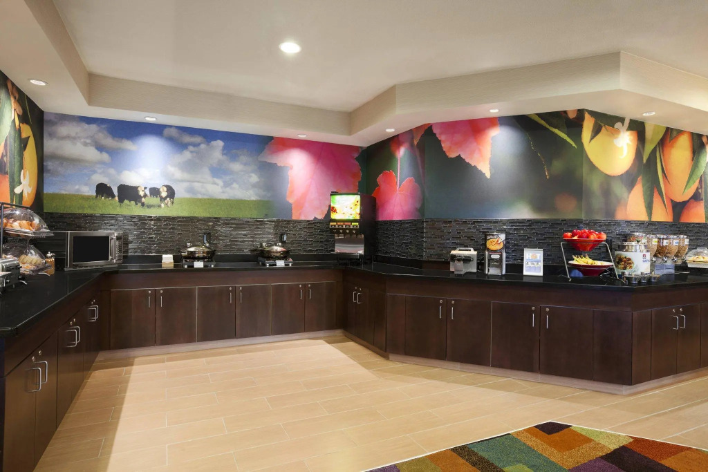 Fairfield Inn & Suites Lansing West