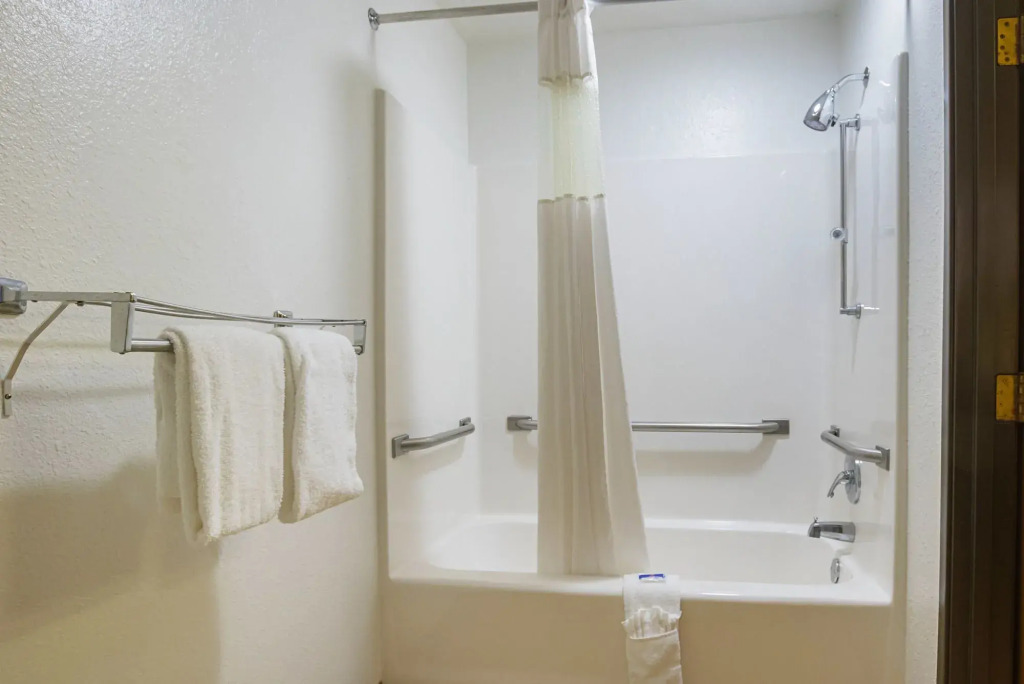 Baymont Inn And Suites Waterloo