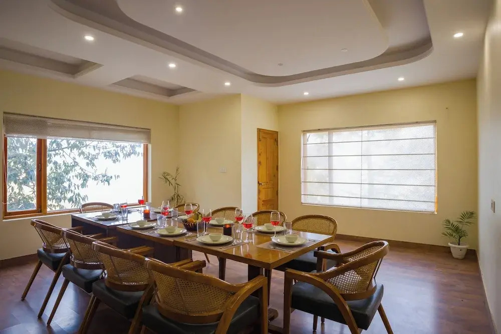 Alaya Stays Luuma Luxury Villa - Hillside 5-BHK Villa Amidst Pines With Garden, Balcony & Lounge