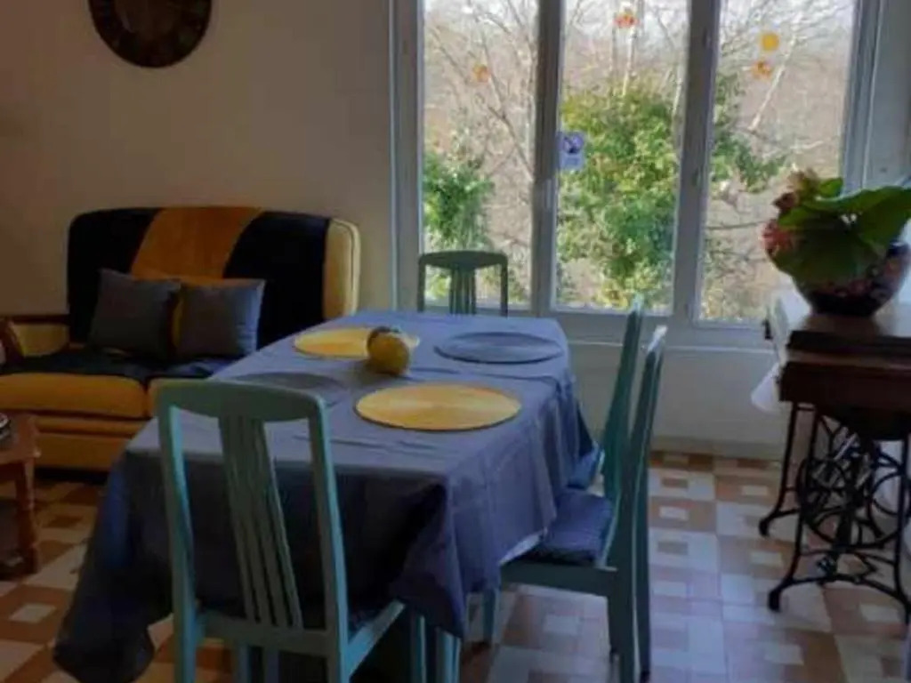 Gîte indépendant avec terrasse et accès direct au lac - FR-1-590-223